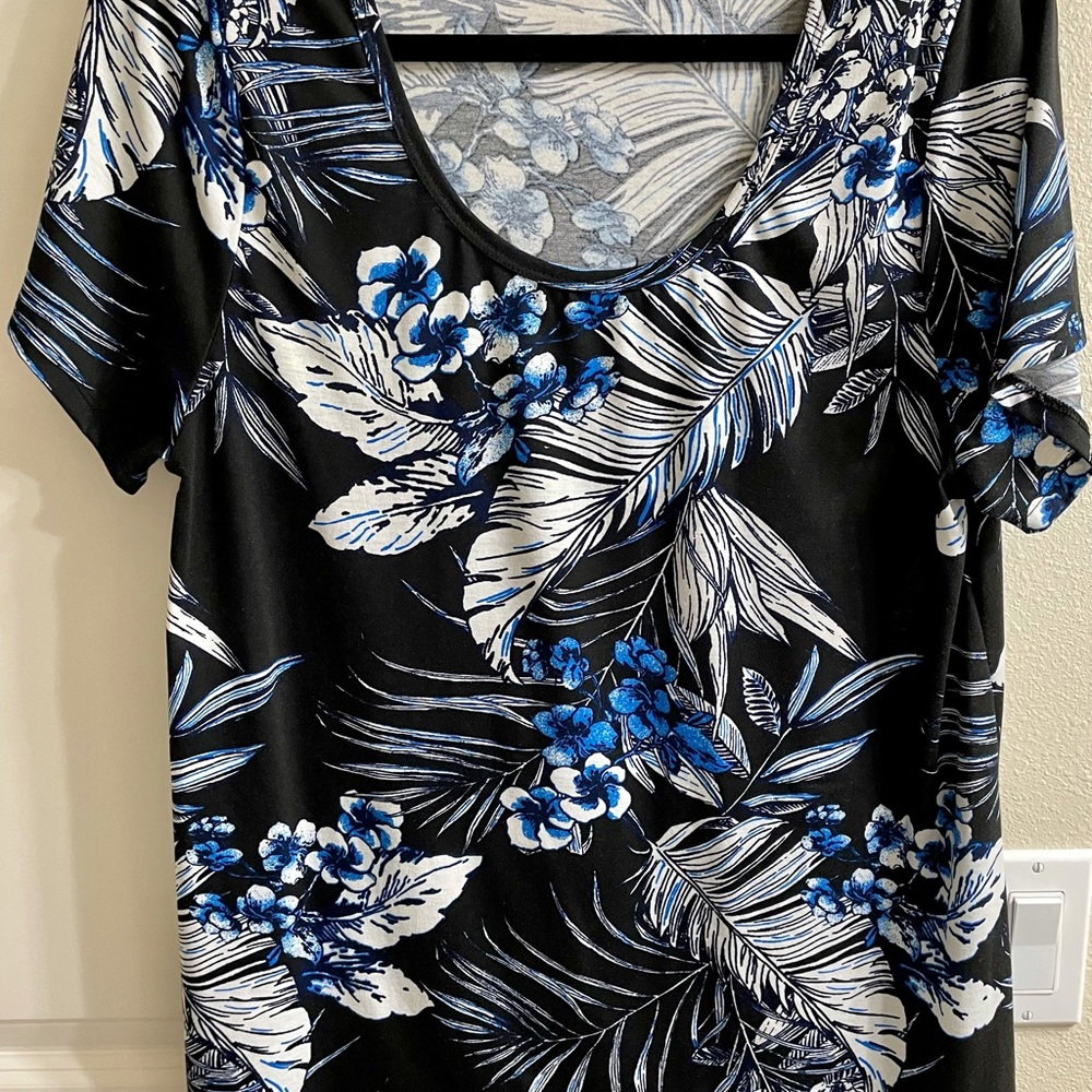 LuLaRoe Irma Tunic